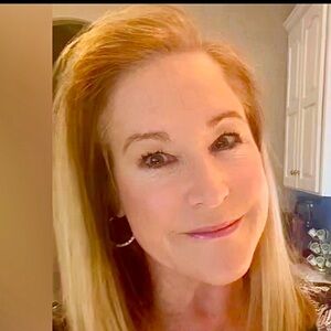 Meet your Posher, Holley